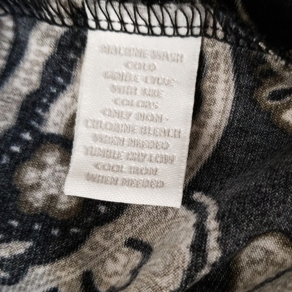 Charter Club M sleeveless paisley relaxed neck top - Picture 4 of 6